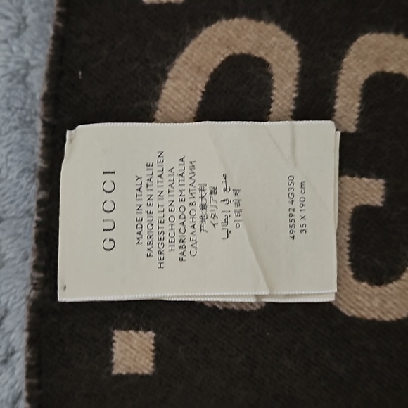 COPY - 🔥Authentic Gucci Scarf - Picture 3 of 8